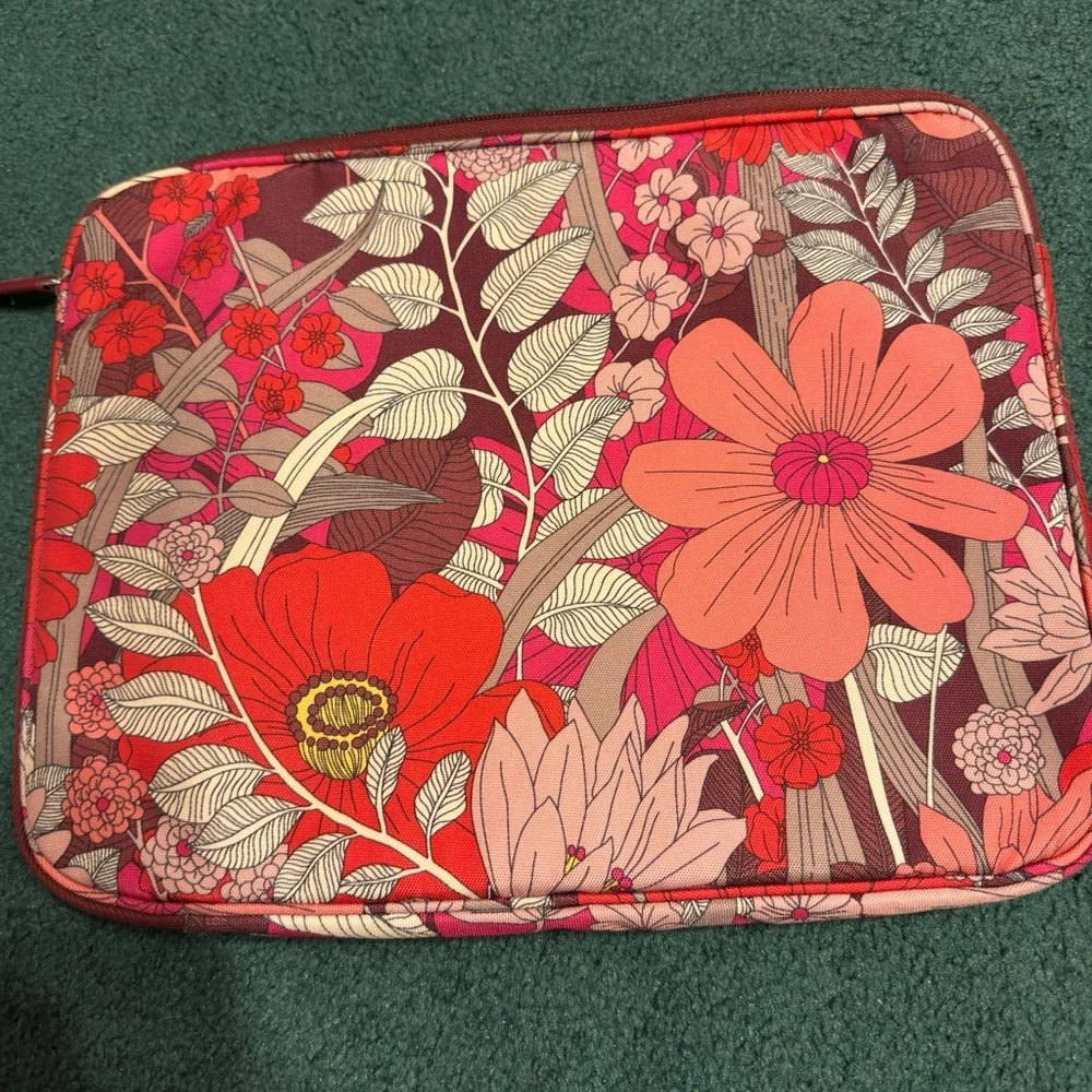 Vera Bradley Laptop Tablet Case - 11x14
